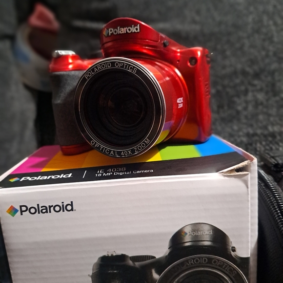 Polaroid iE4038 Digital Camera Kit w/ 40x Optical Zoom 18MP HD Video 3" LCD Kit - Picture 7 of 8